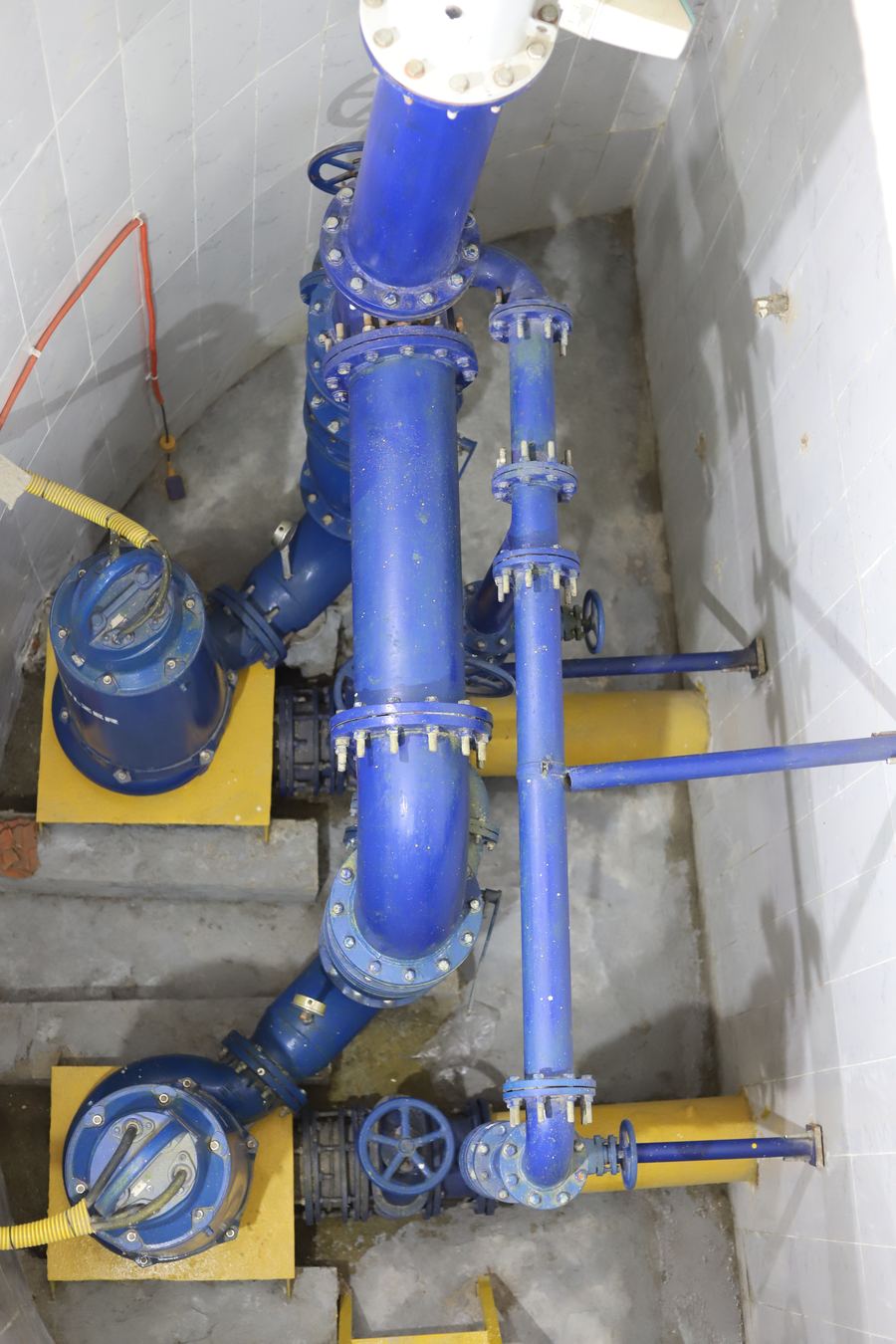 Pump discharge pipework