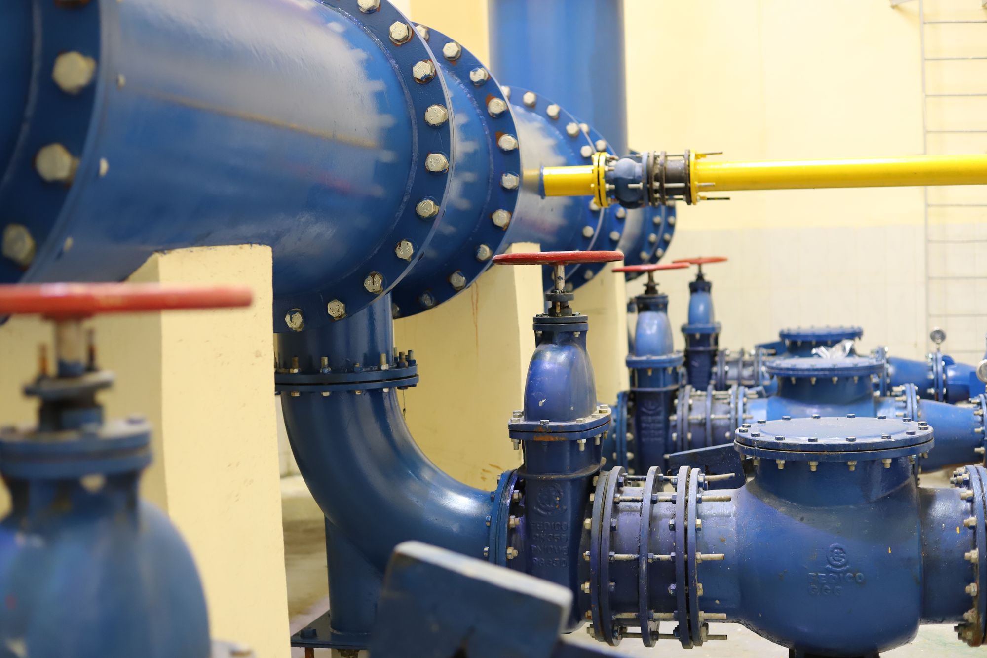Al Gabalayat Pumping Station: Discharge header and valves