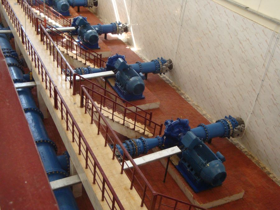 Pump gallery and discharge header
